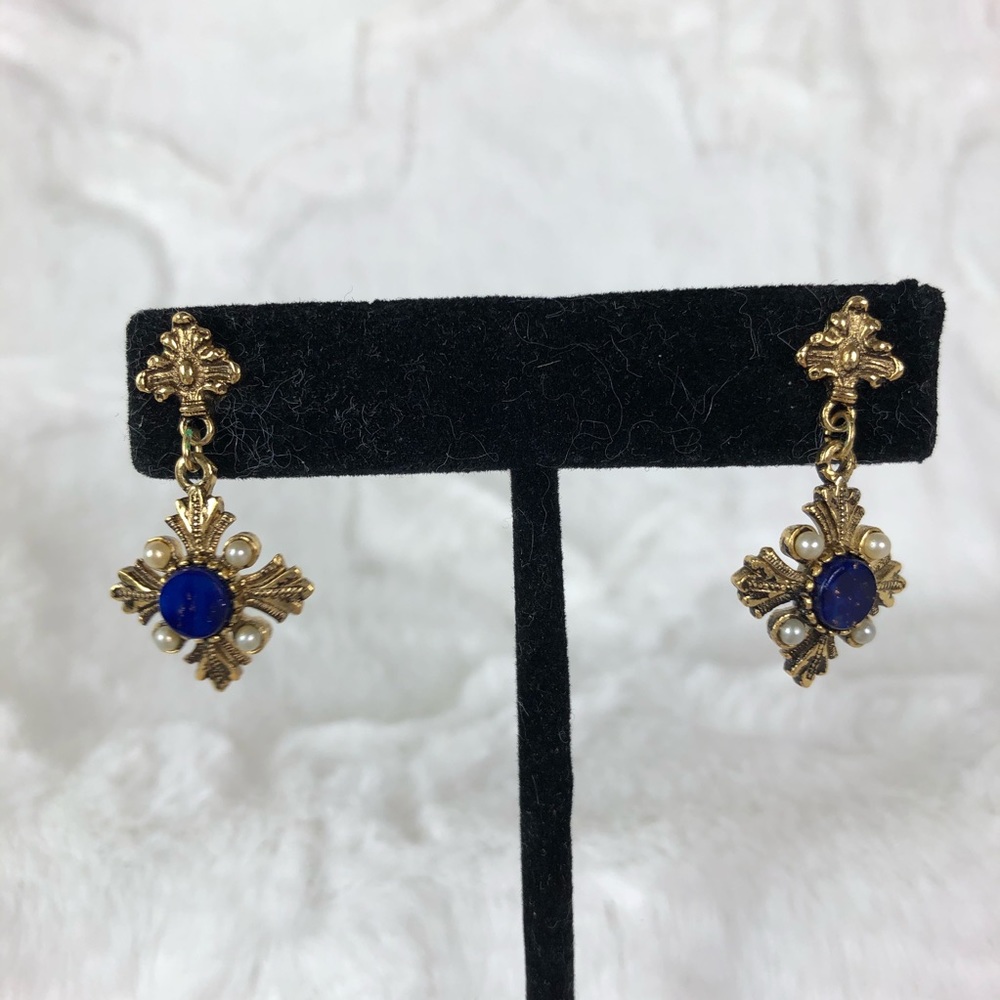 Avon vintage crest earrings gold tone blue & pearl